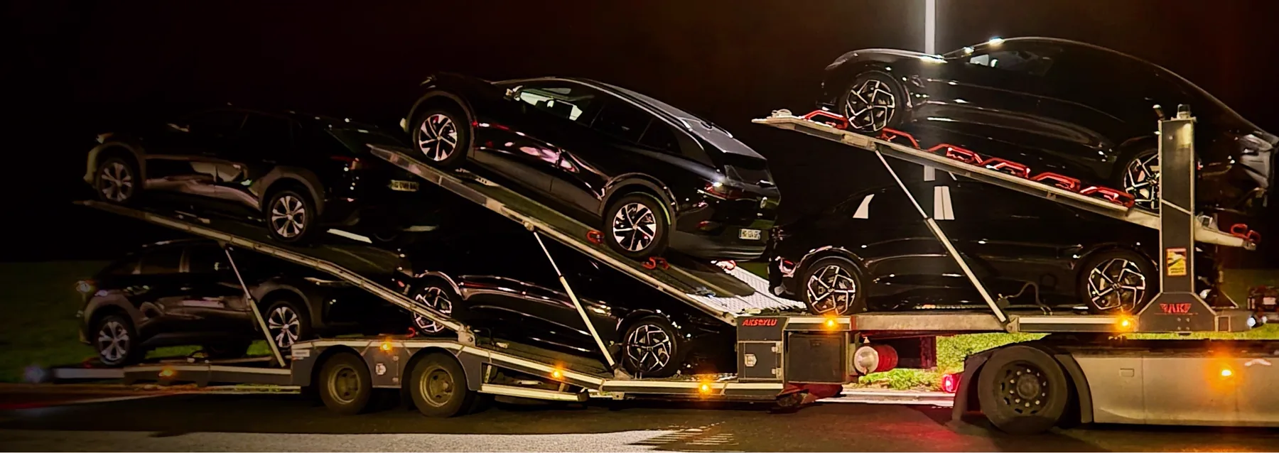 ATJR autotransporter met meerdere voertuigen